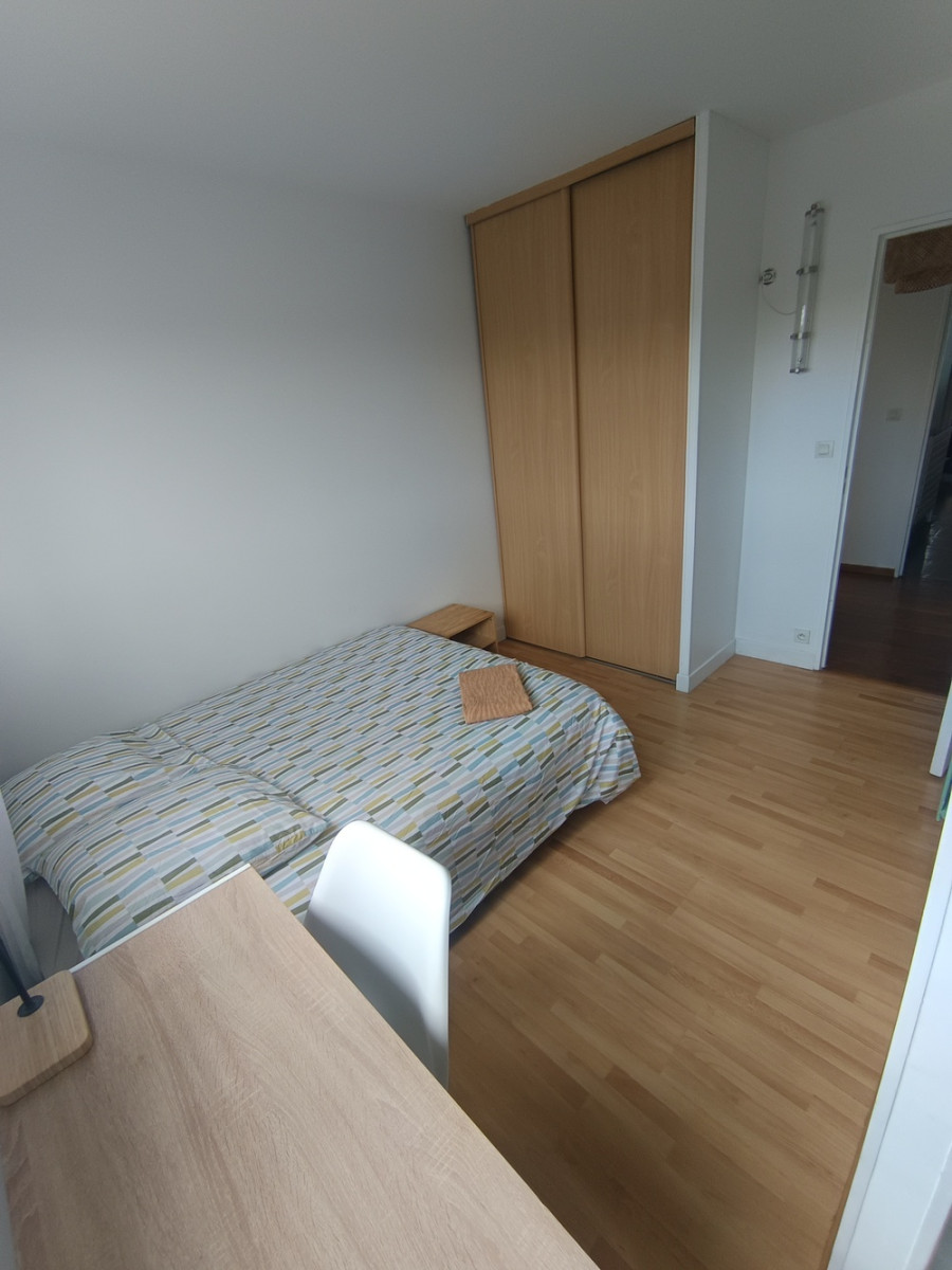 
                                                Colocation
                                                 Appartement 4 chambres avec toit terrasse