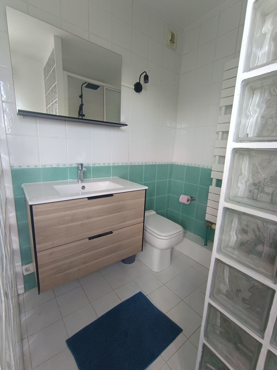 
                                                Colocation
                                                 Appartement 4 chambres avec toit terrasse