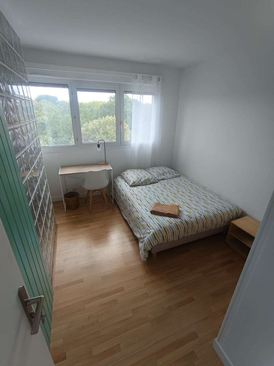 
                                                Colocation
                                                 Appartement 4 chambres avec toit terrasse