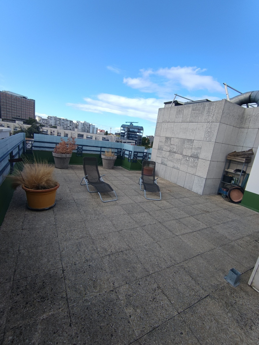 
                                                Colocation
                                                 Appartement 4 chambres avec toit terrasse