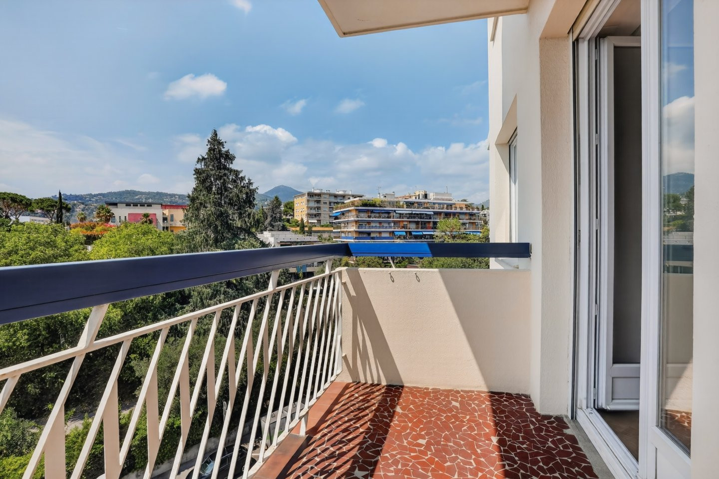 
                                                Vente
                                                 Appartement  - 4 pièces  - 103.0 m²