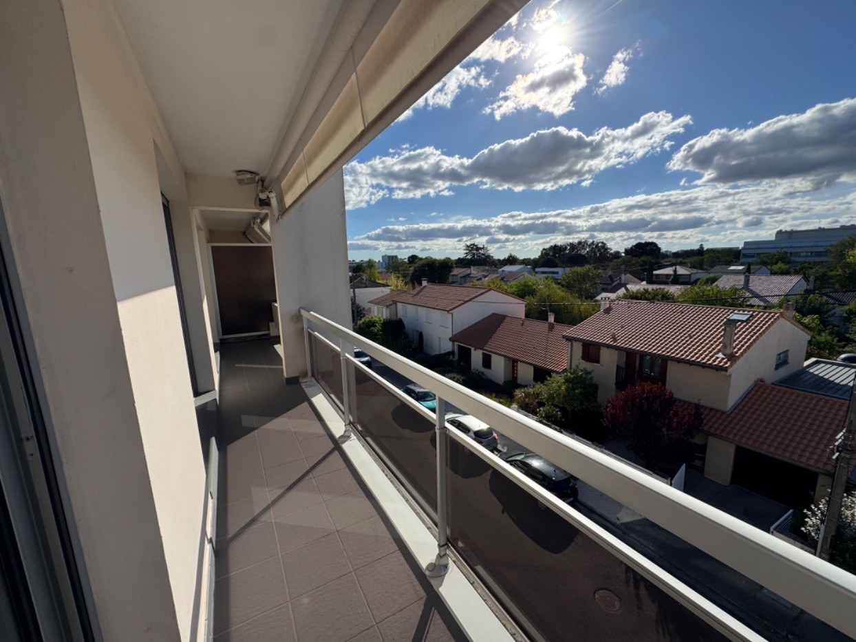 
                                                Vente
                                                 Appartement 4 pièces - 104m2 : Balcon & 2 parkings