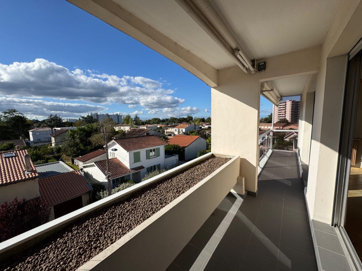 
                                                Vente
                                                 Appartement 4 pièces - 104m2 : Balcon & 2 parkings