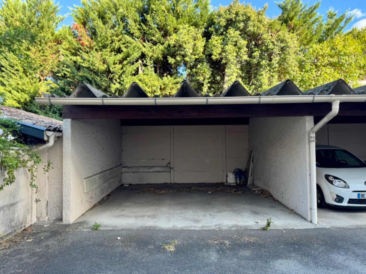 
                                                Vente
                                                 Appartement 4 pièces - 104m2 : Balcon & 2 parkings