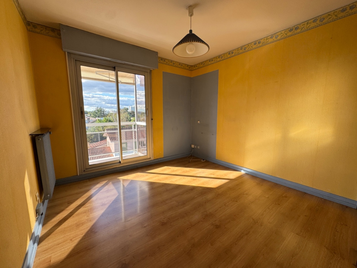 
                                                Vente
                                                 Appartement 4 pièces - 104m2 : Balcon & 2 parkings