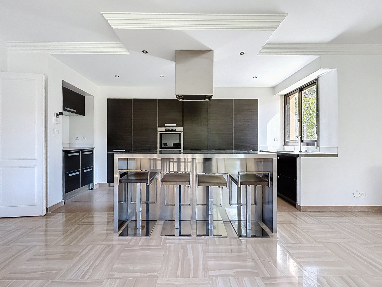 
                                                Vente
                                                 Appartement  - 4 pièces  - 108.0 m²