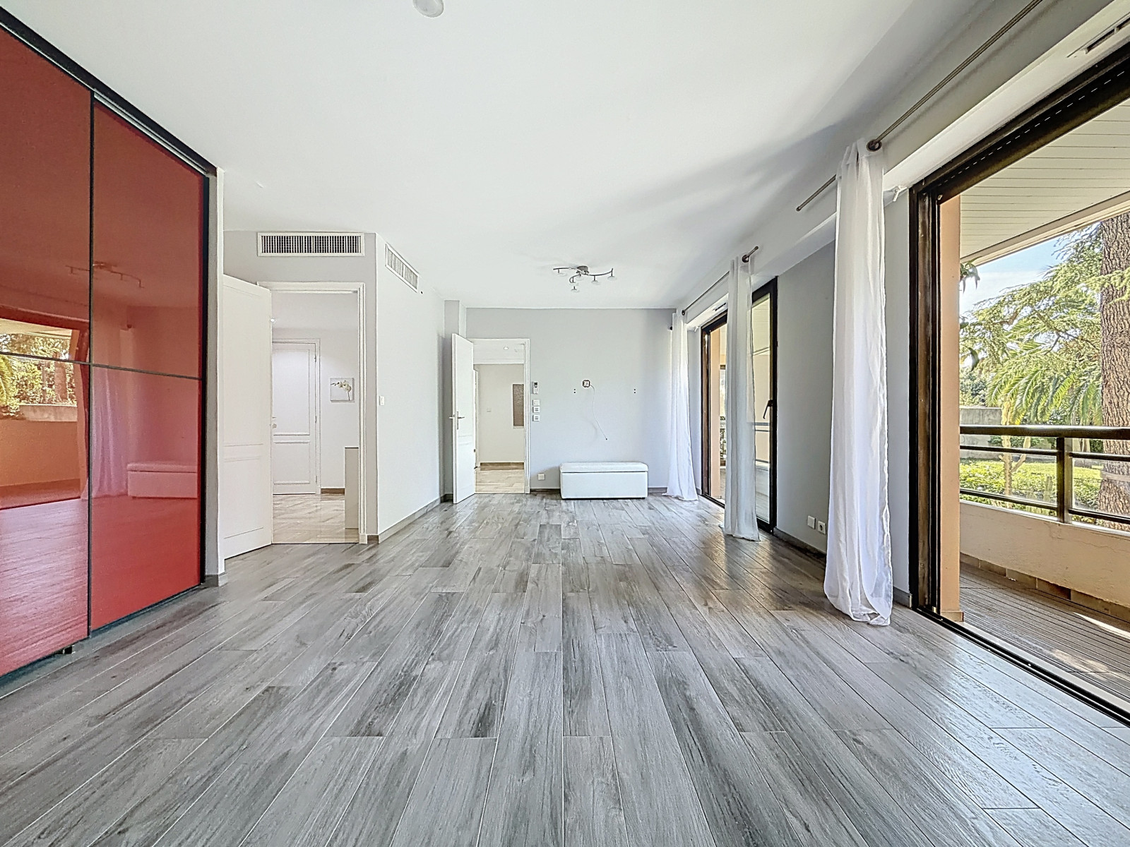 
                                                Vente
                                                 Appartement  - 4 pièces  - 108.0 m²