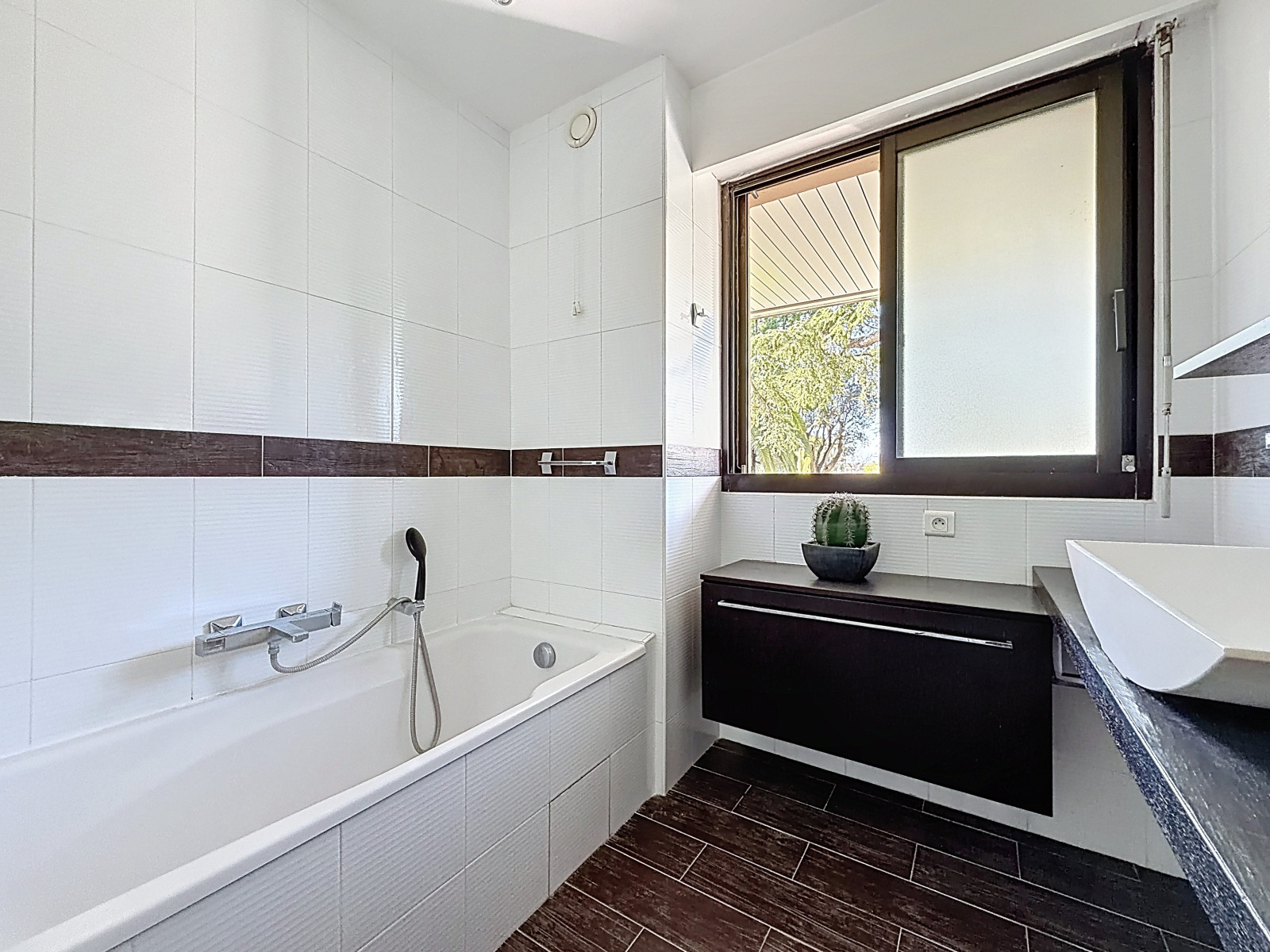 
                                                Vente
                                                 Appartement  - 4 pièces  - 108.0 m²