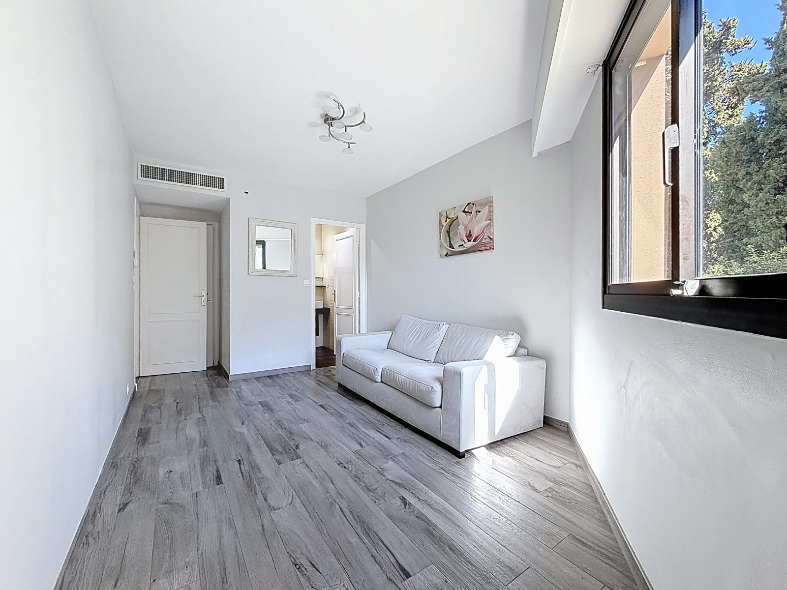 
                                                Vente
                                                 Appartement  - 4 pièces  - 108.0 m²