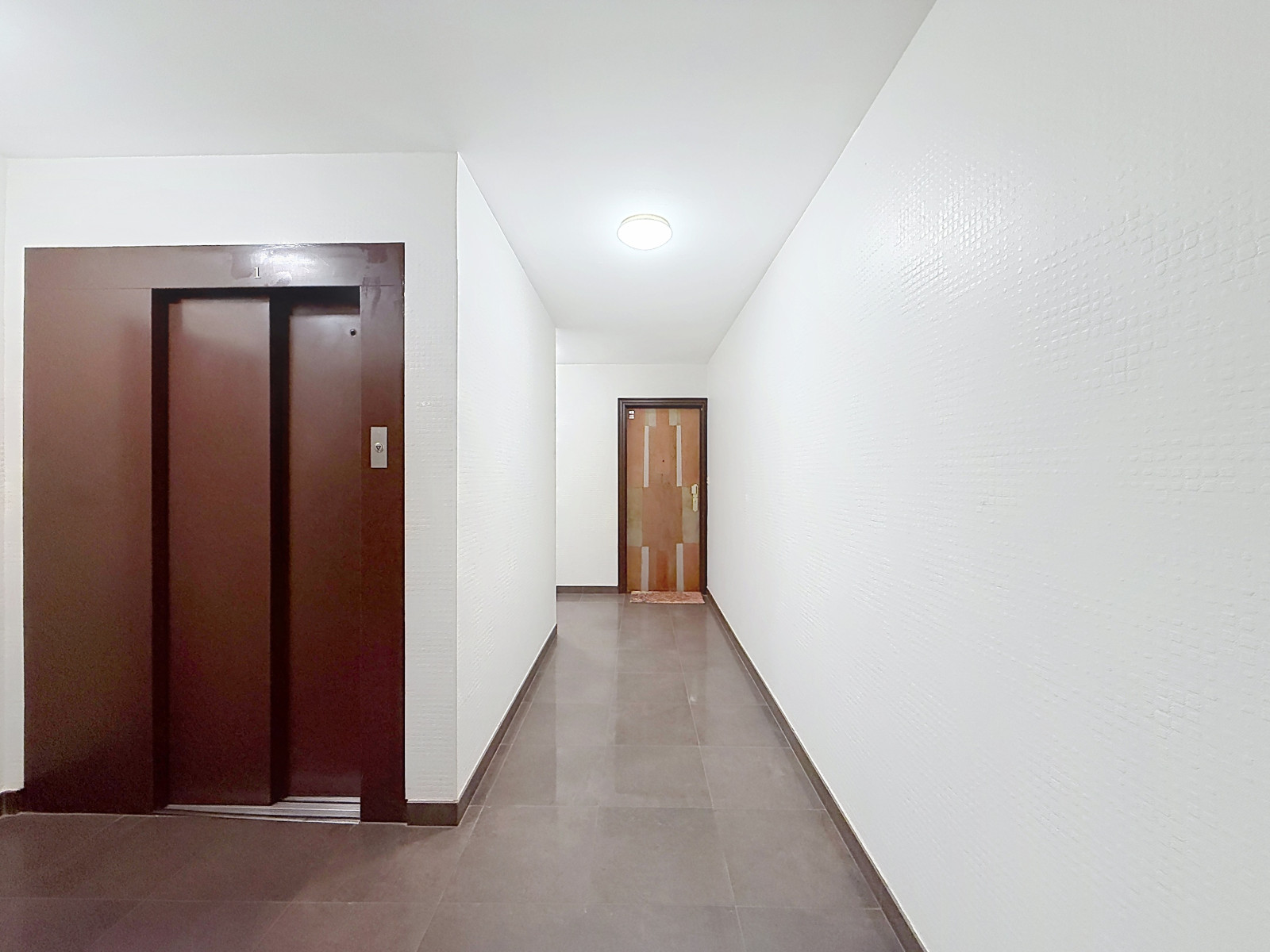 
                                                Vente
                                                 Appartement  - 4 pièces  - 108.0 m²