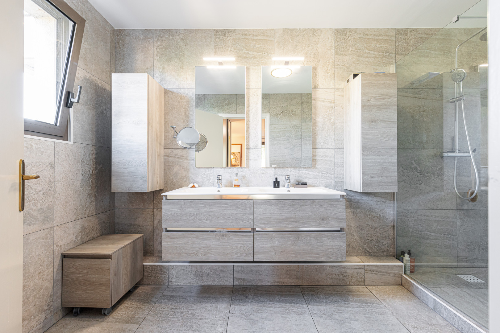 
                                                Vente
                                                 Appartement 4 pièces 110m² - 895 000€ - A vendre