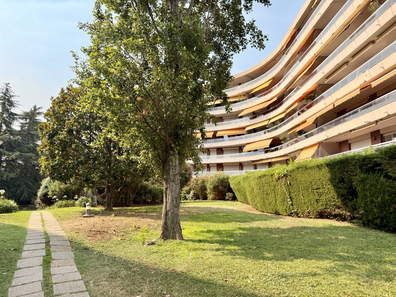 
                                                Vente
                                                 Appartement  - 4 pièces  - 125.0 m²