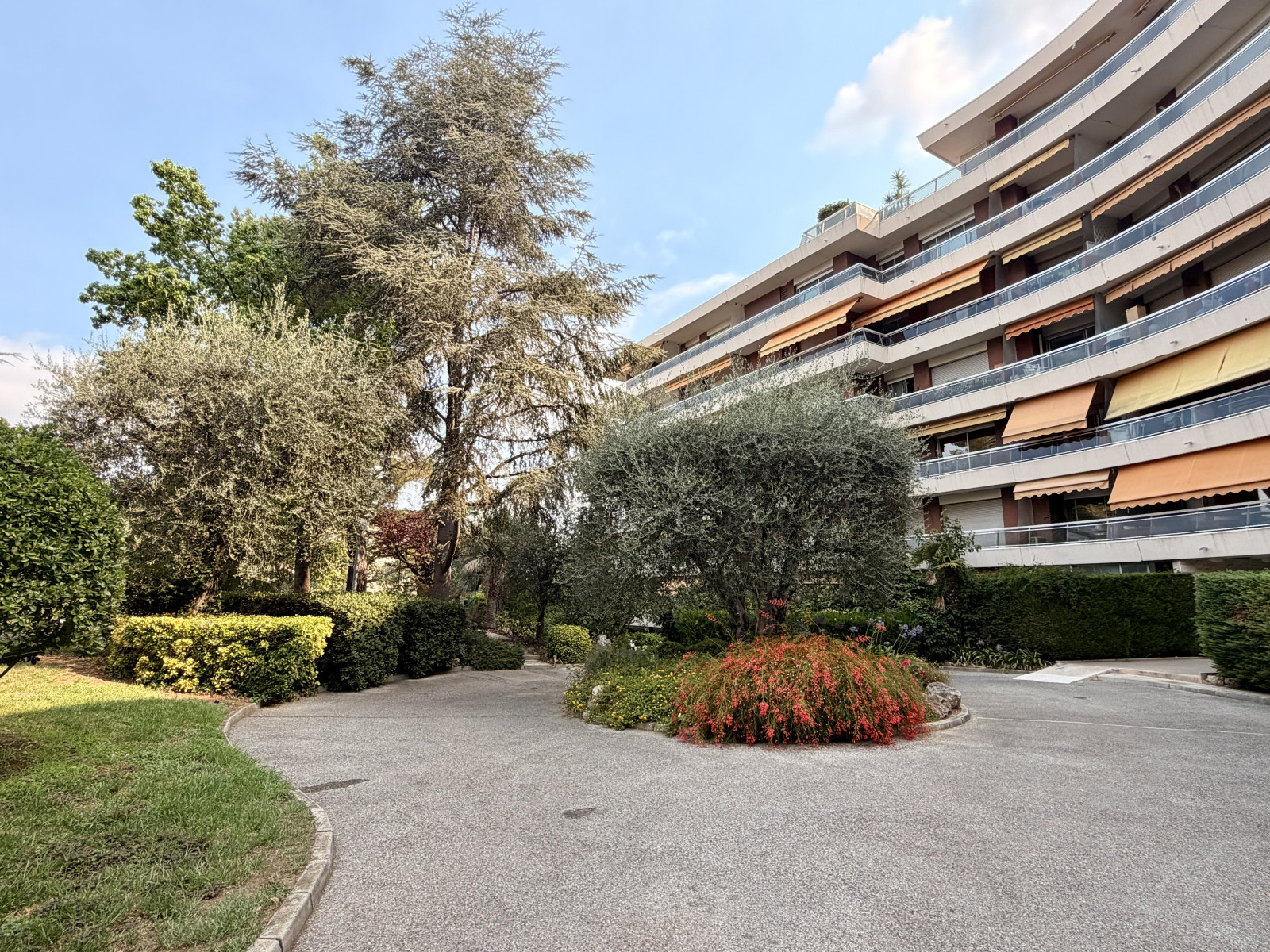 
                                                Vente
                                                 Appartement  - 4 pièces  - 125.0 m²