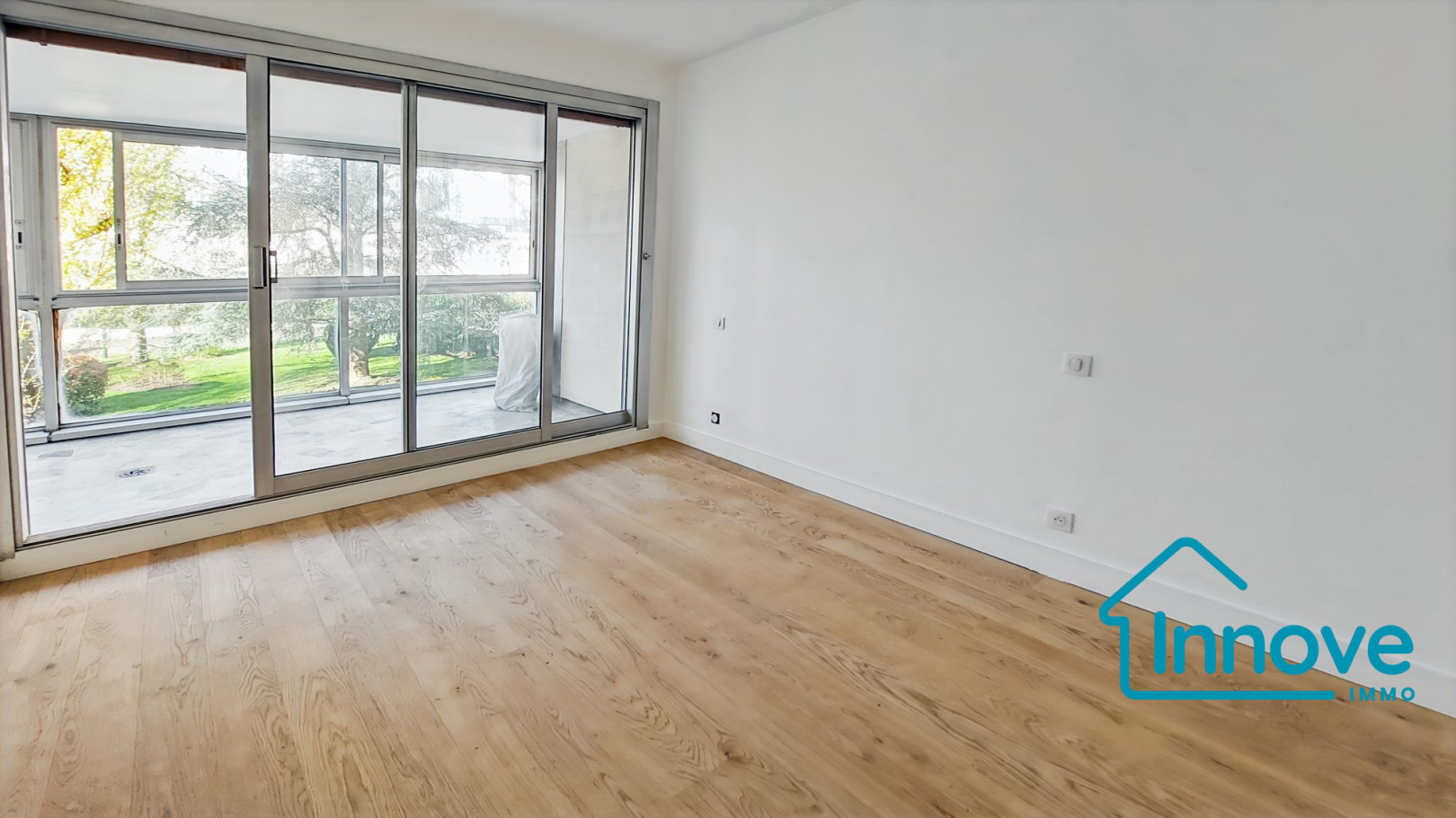 
                                                Vente
                                                 APPARTEMENT 4 PIECES - 128 m² - LE CHESNAY ROCQUENCOURT
