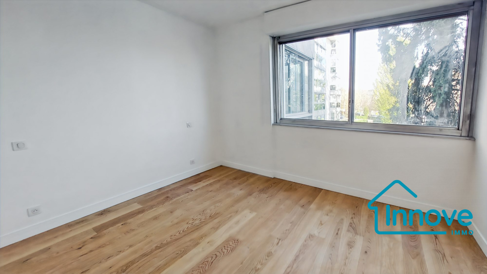 
                                                Vente
                                                 APPARTEMENT 4 PIECES - 128 m² - LE CHESNAY ROCQUENCOURT