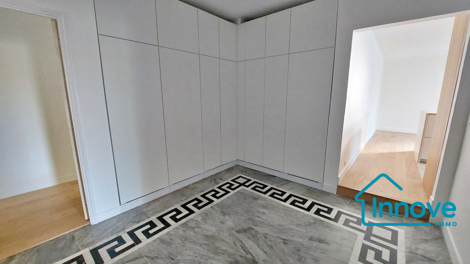 
                                                Vente
                                                 APPARTEMENT 4 PIECES - 128 m² - LE CHESNAY ROCQUENCOURT