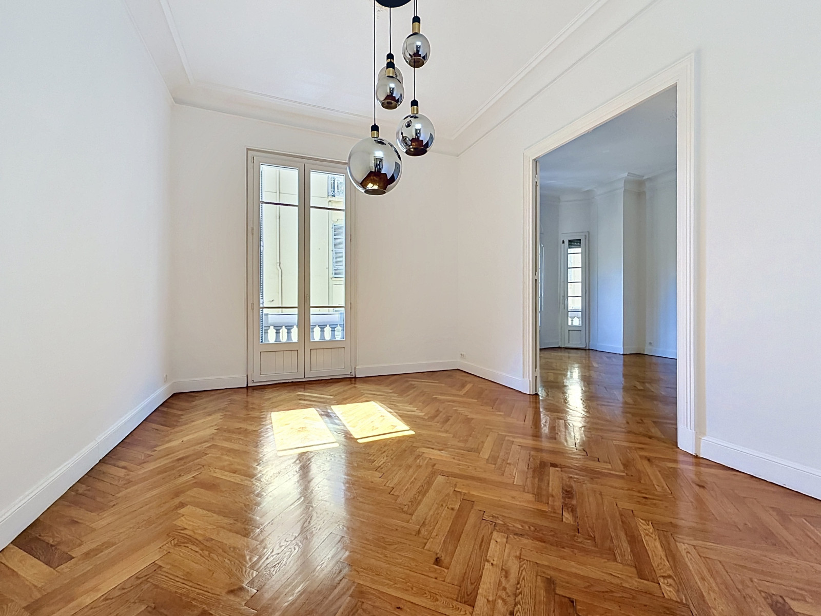 
                                                Vente
                                                 Appartement  - 4 pièces  - 141.0 m²