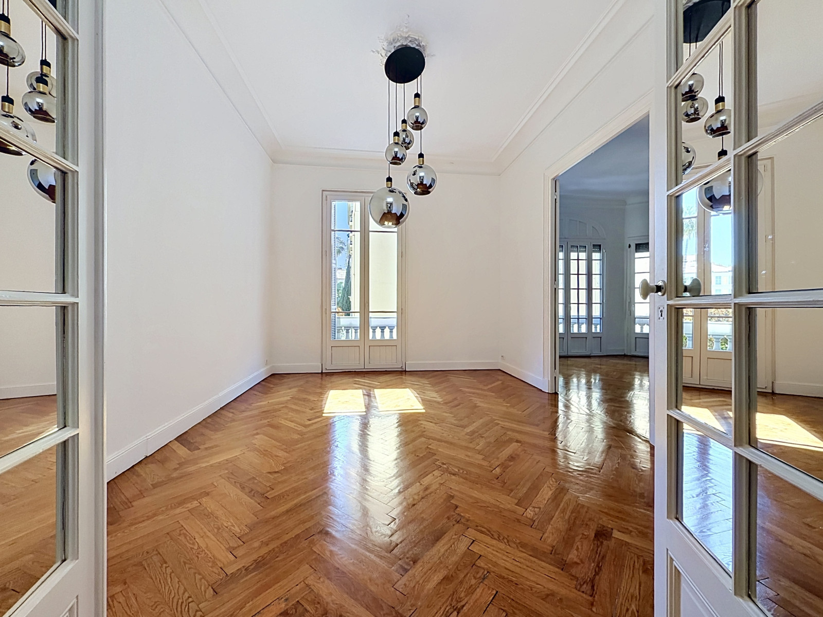 
                                                Vente
                                                 Appartement  - 4 pièces  - 141.0 m²