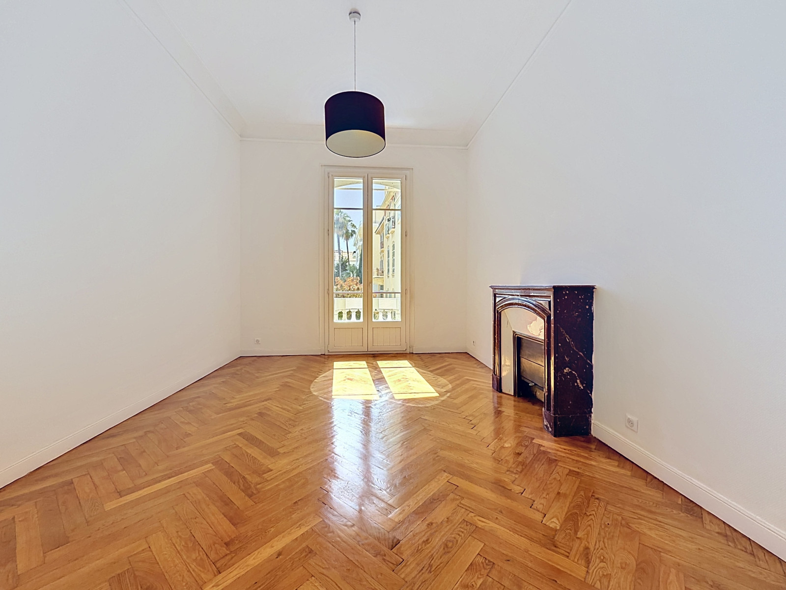 
                                                Vente
                                                 Appartement  - 4 pièces  - 141.0 m²