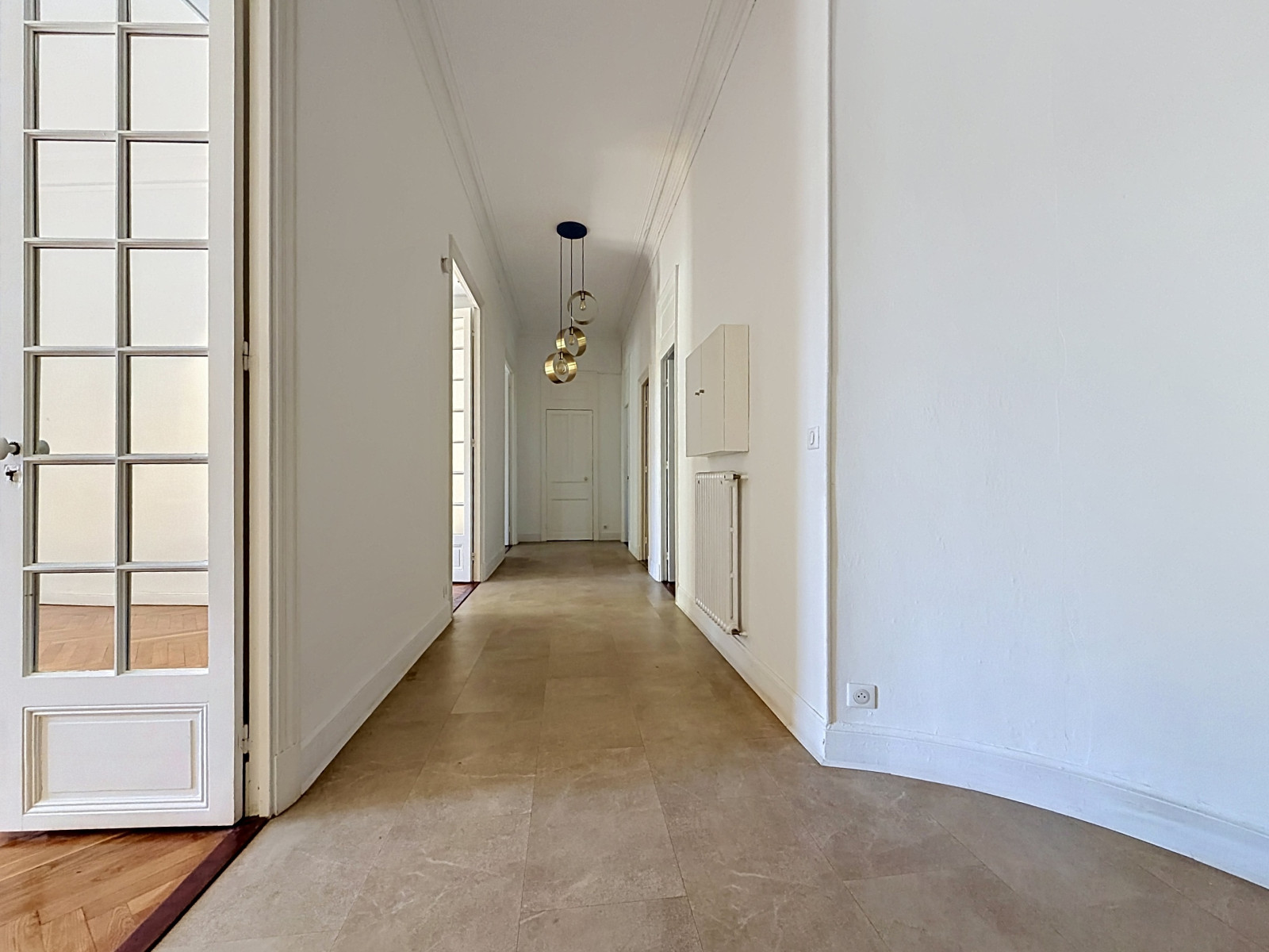 
                                                Vente
                                                 Appartement  - 4 pièces  - 141.0 m²