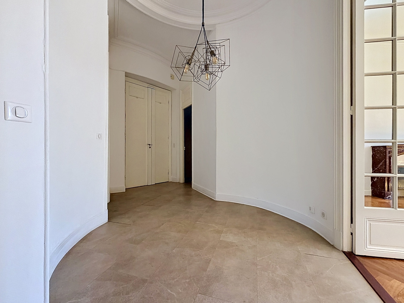 
                                                Vente
                                                 Appartement  - 4 pièces  - 141.0 m²