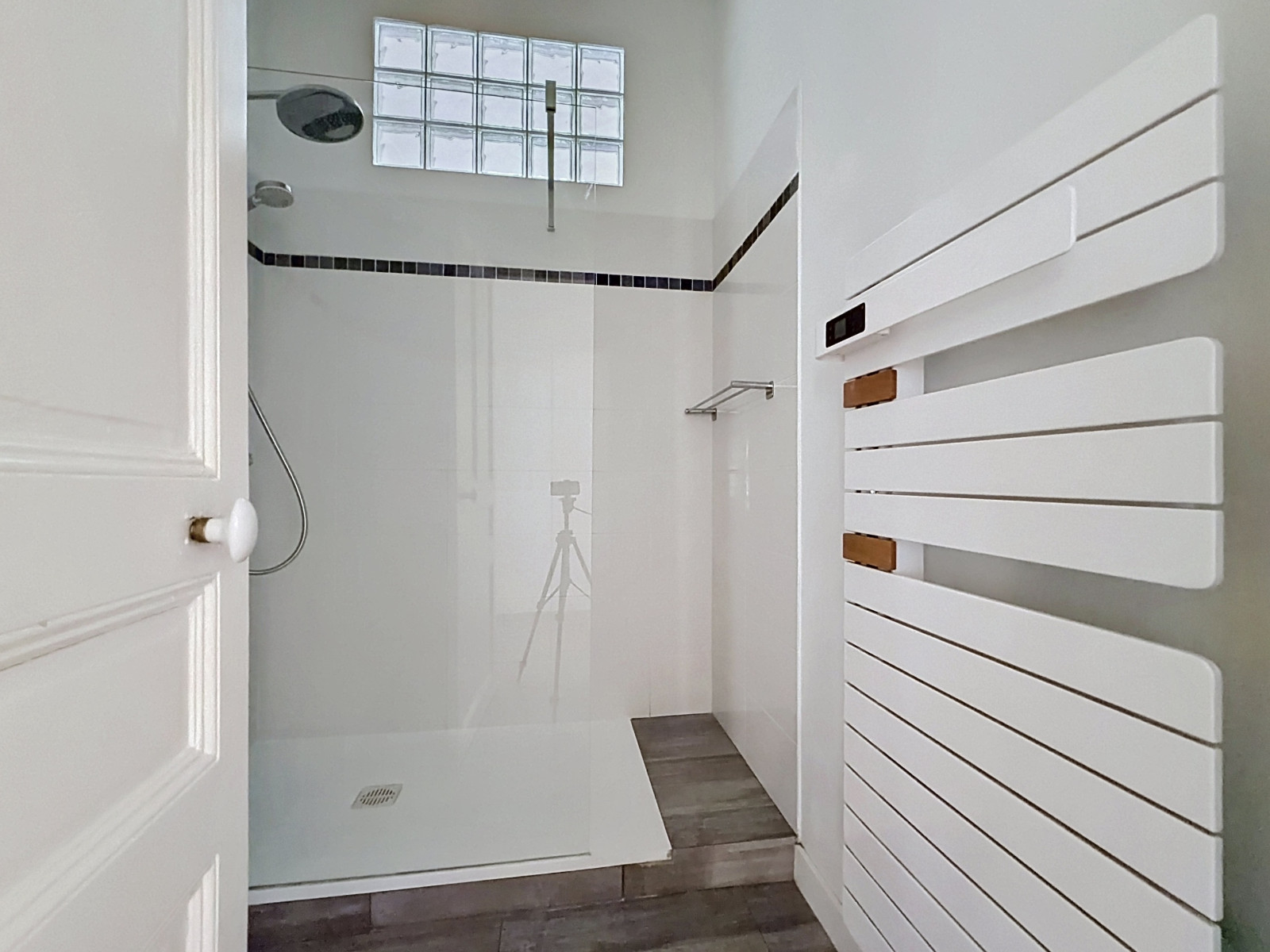 
                                                Vente
                                                 Appartement  - 4 pièces  - 141.0 m²
