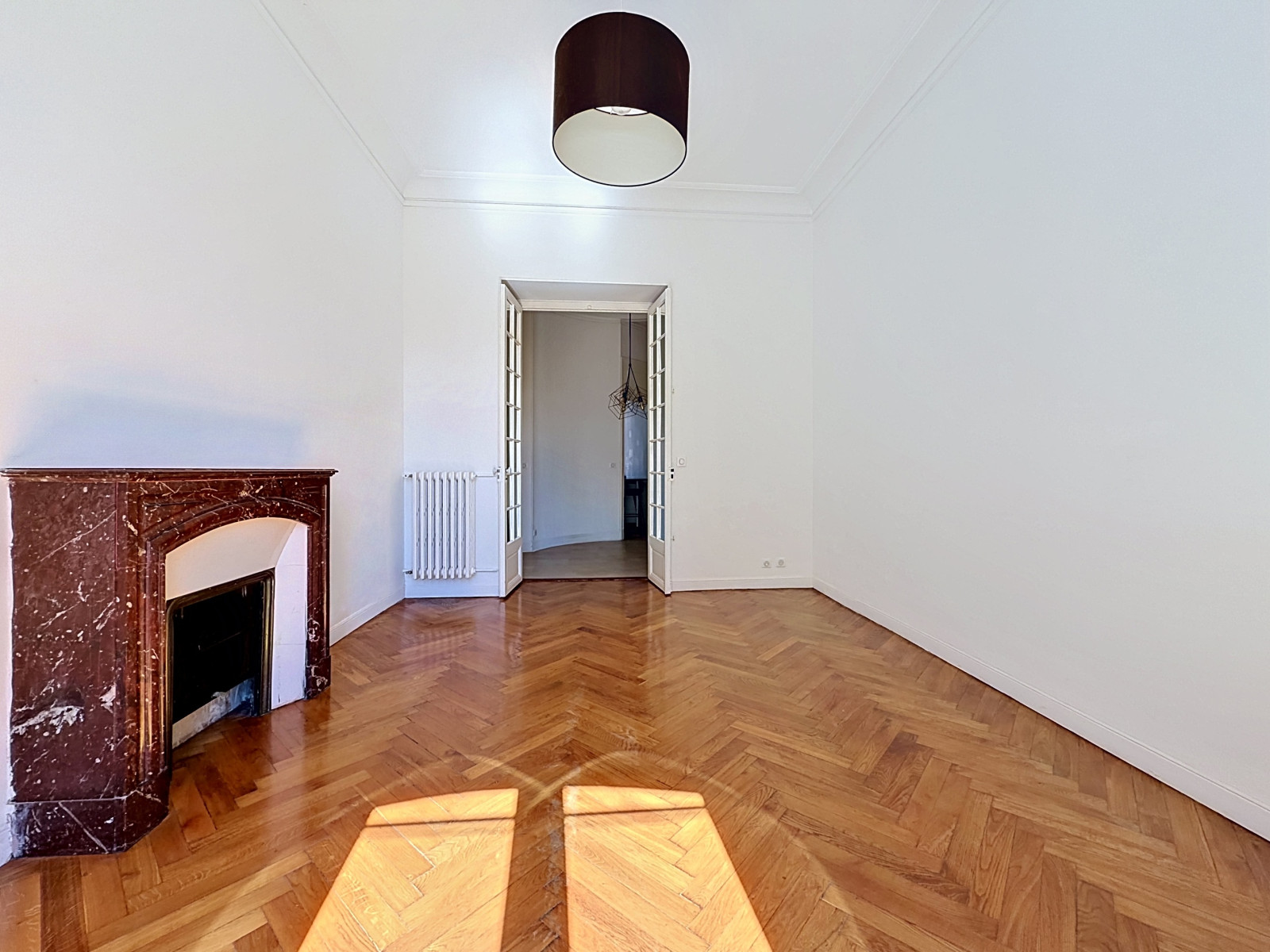 
                                                Vente
                                                 Appartement  - 4 pièces  - 141.0 m²