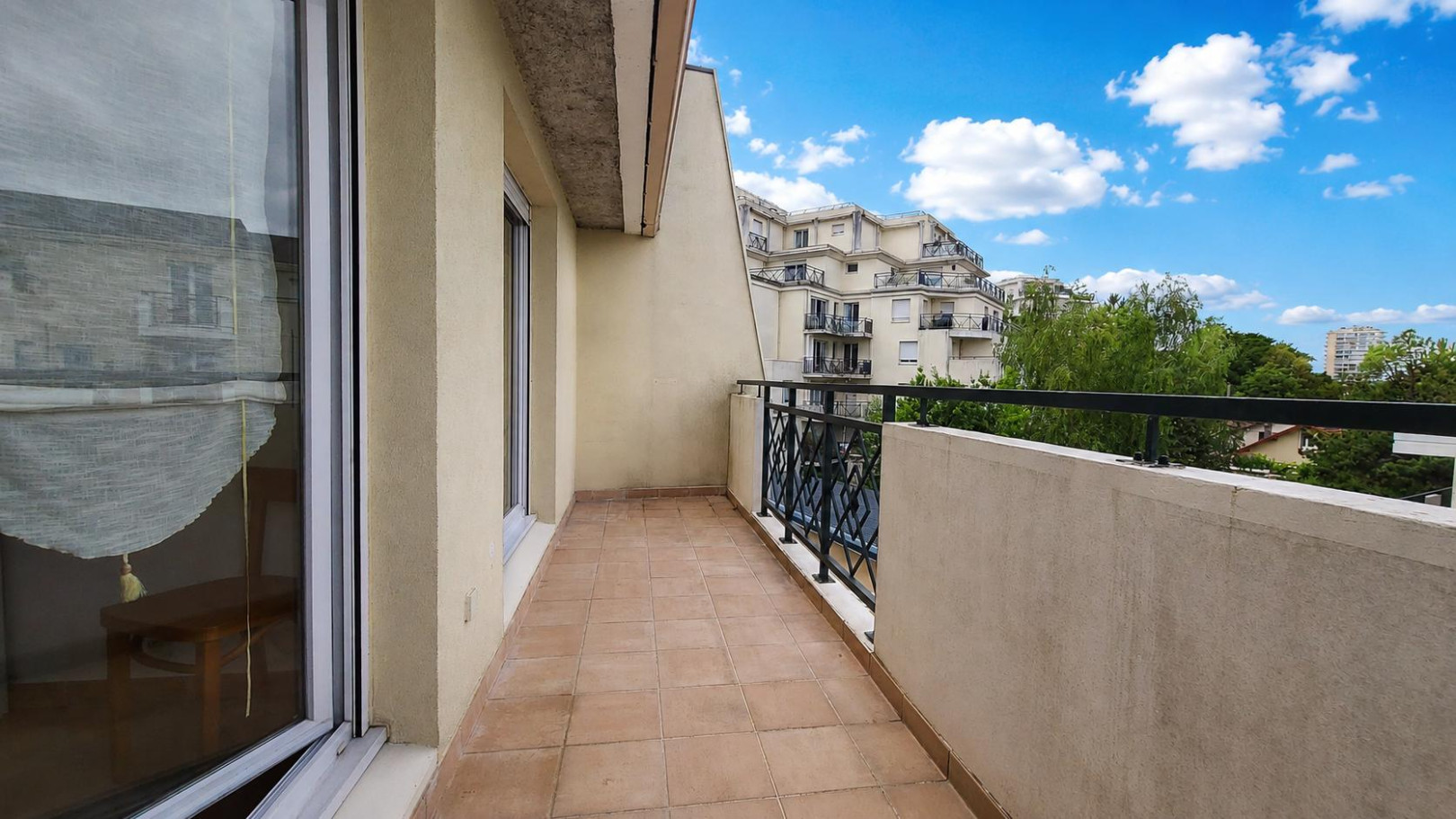 
                                                Vente
                                                 Appartement 4 pièces -  3 chambres - 84 m2