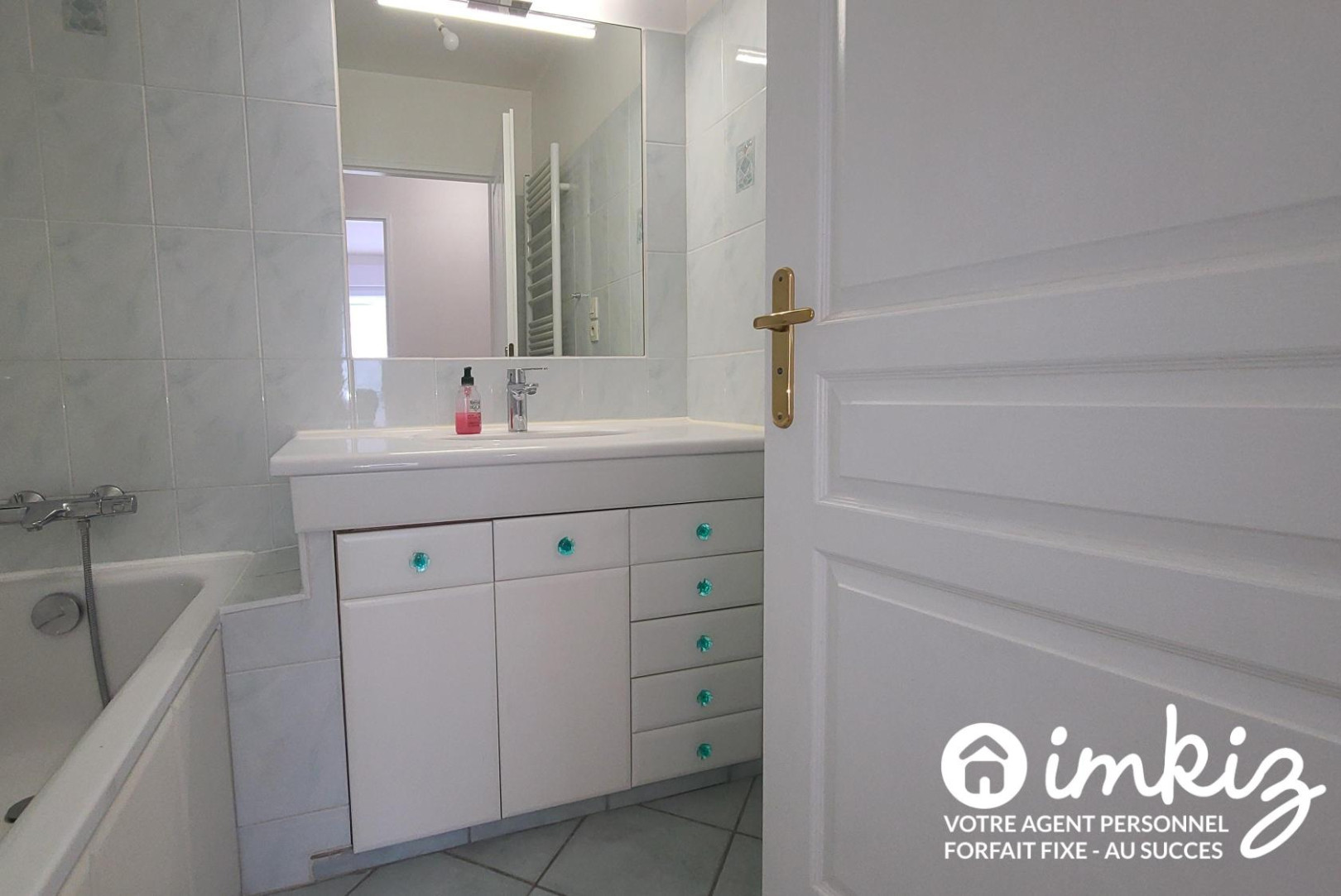 
                                                Vente
                                                 Appartement 4 pièces -  3 chambres - 84 m2