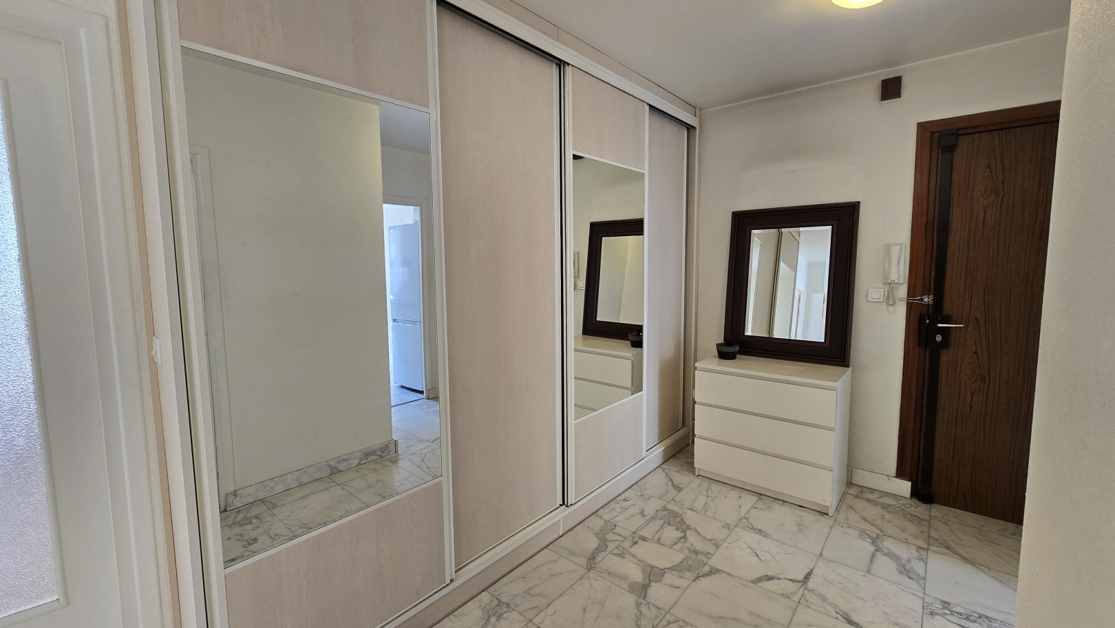
                                                Vente
                                                 Appartement 4 pièces