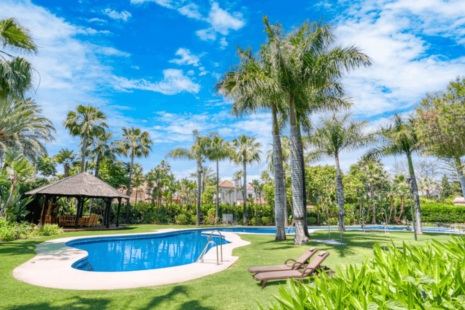 
                                                Vente
                                                 Appartement 4 pièces