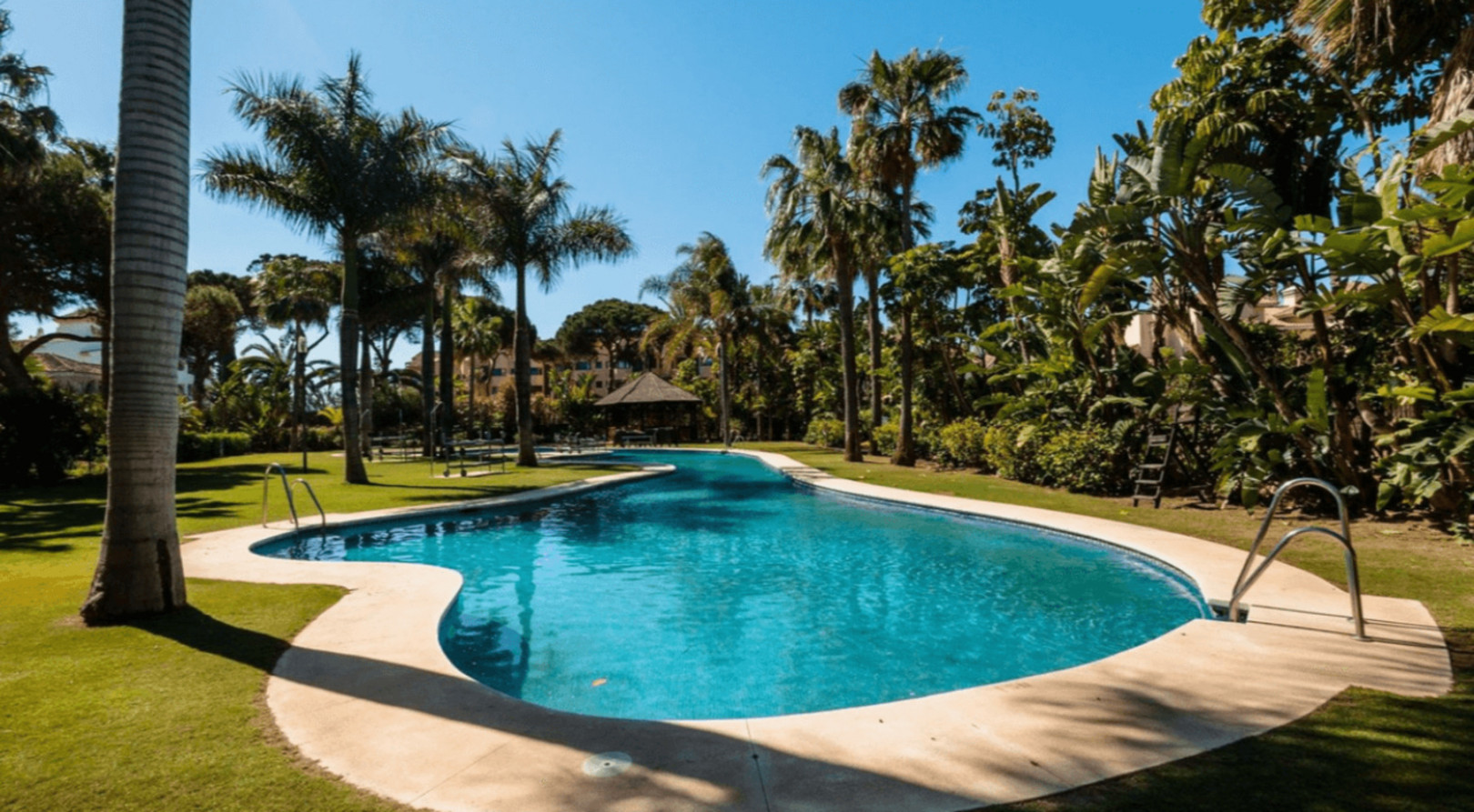 
                                                Vente
                                                 Appartement 4 pièces