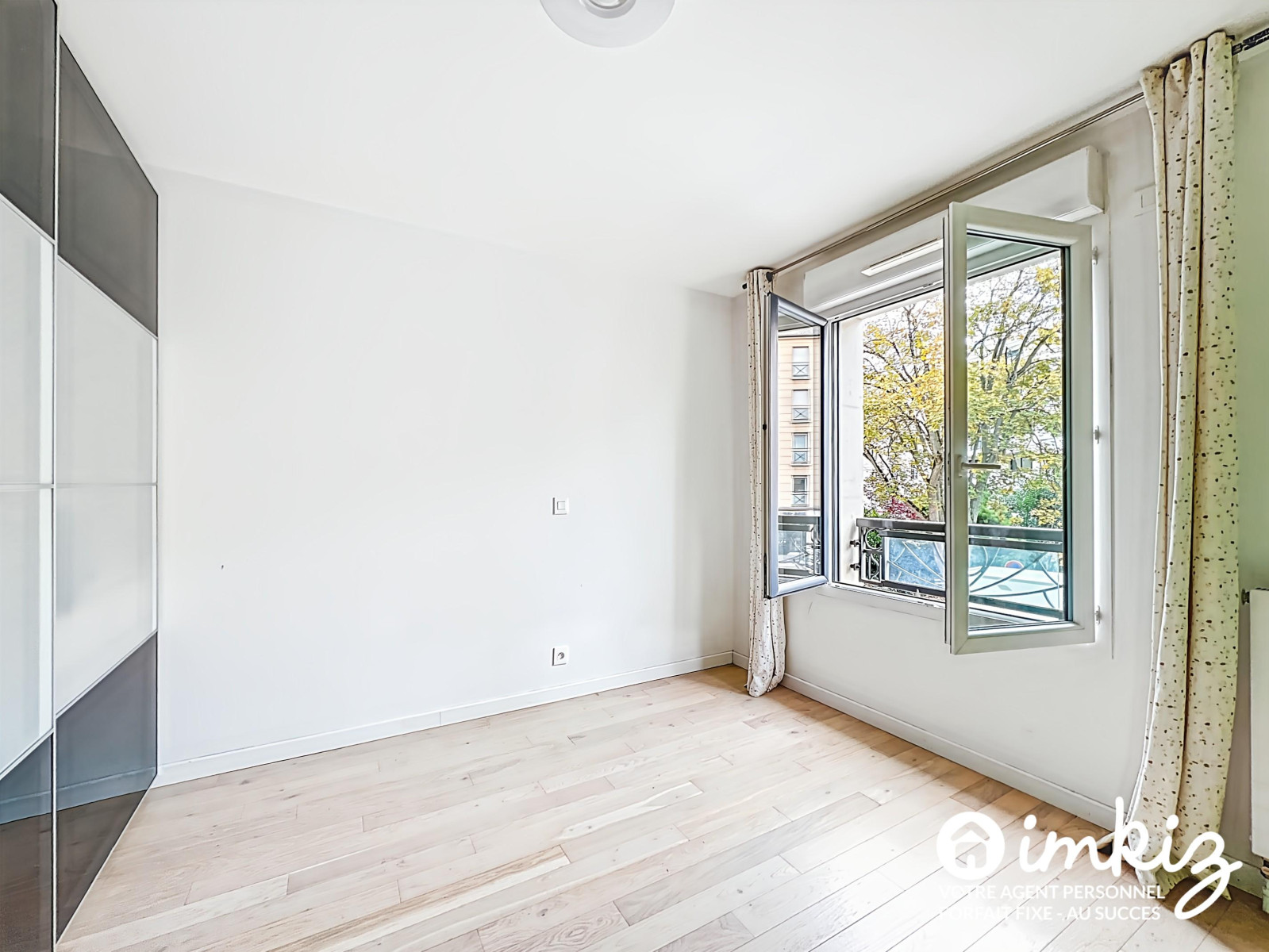 
                                                Vente
                                                 Appartement 4 pièces