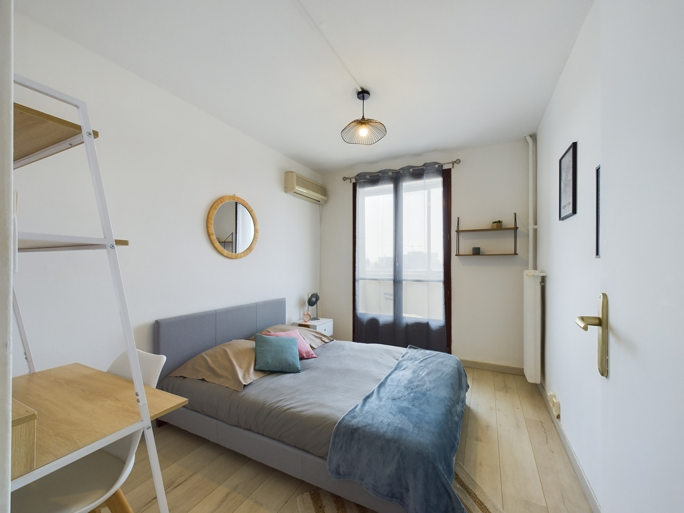 
                                                Location
                                                 Appartement 4 pièces