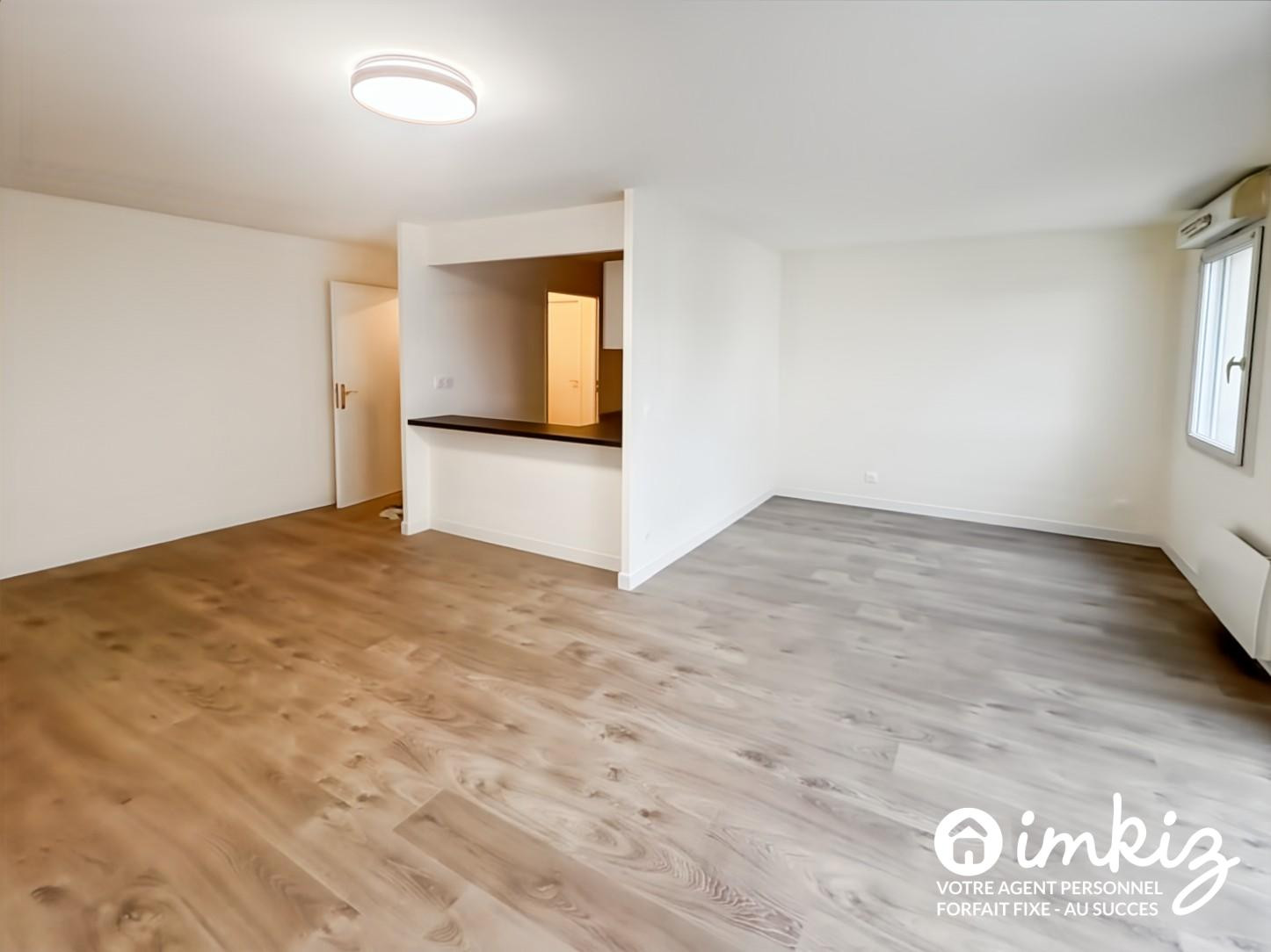 
                                                Vente
                                                 4 pièces de 62 m², comme neuf vue jardin parking