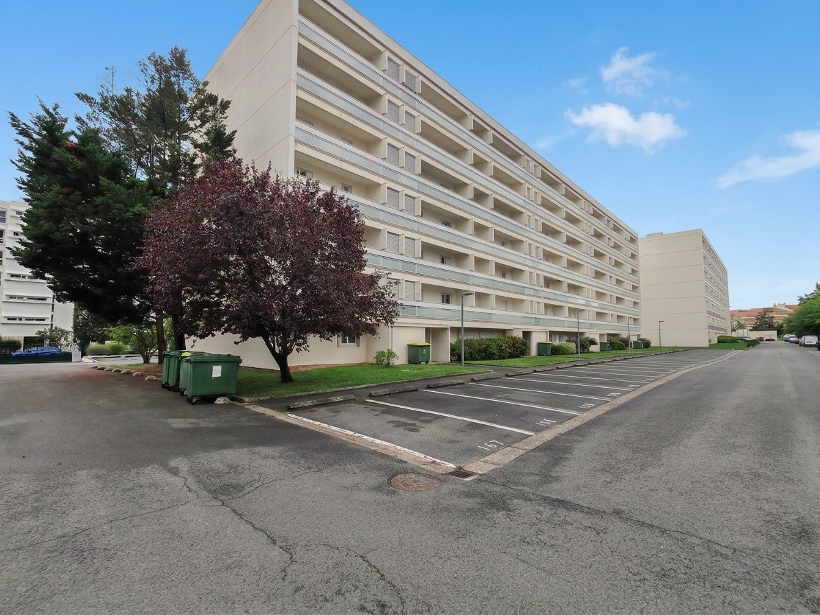 
                                                Vente
                                                 Appartement 4 pièces