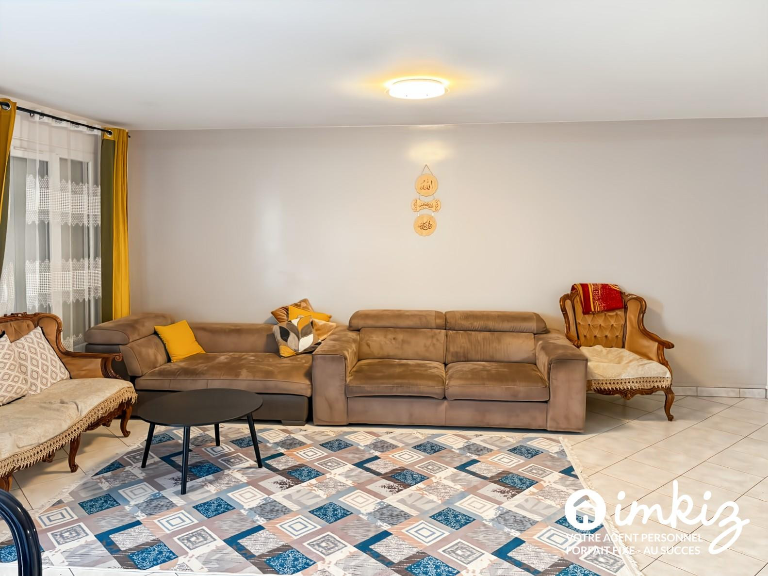 
                                                Vente
                                                 Appartement 4 pièces