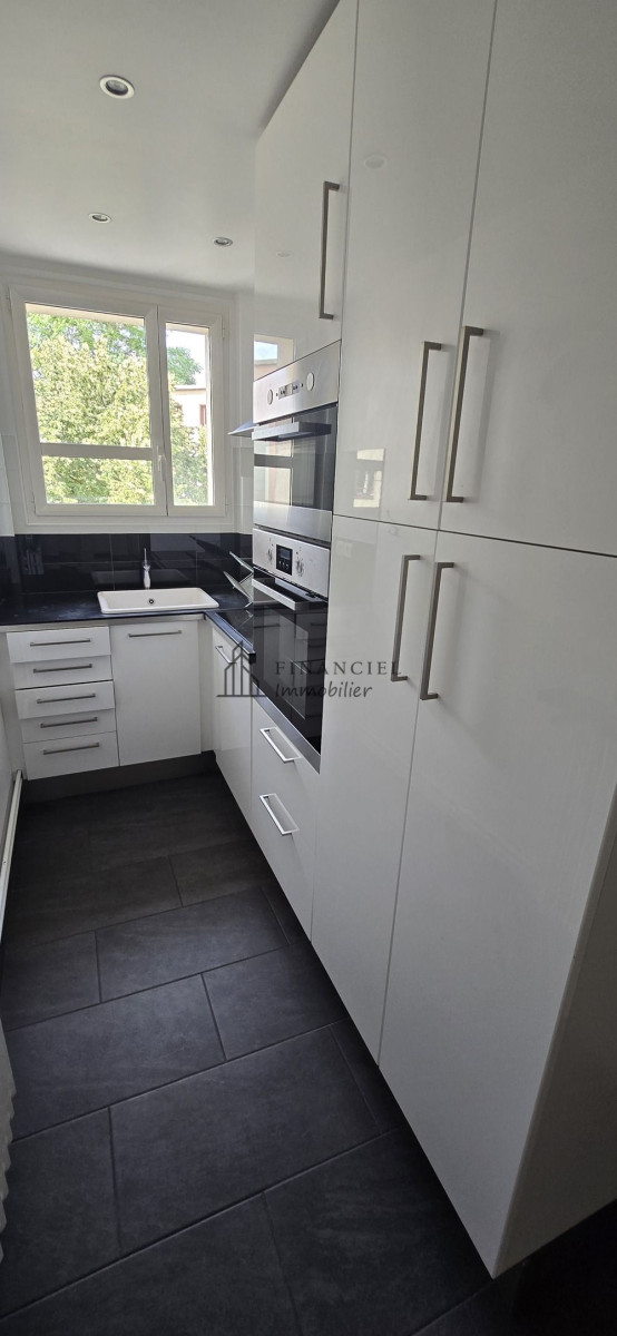 
                                                Location
                                                 Appartement 4 pièces