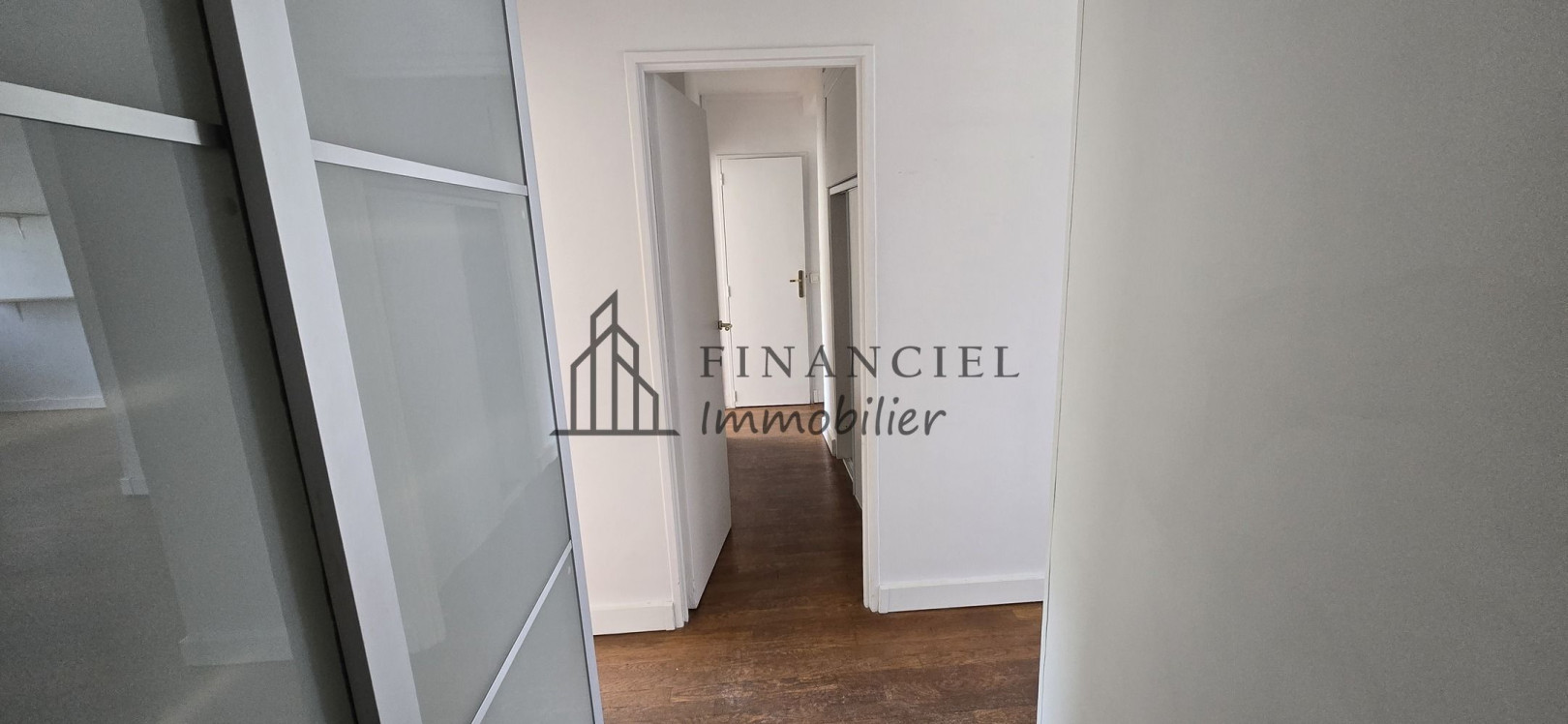 
                                                Location
                                                 Appartement 4 pièces