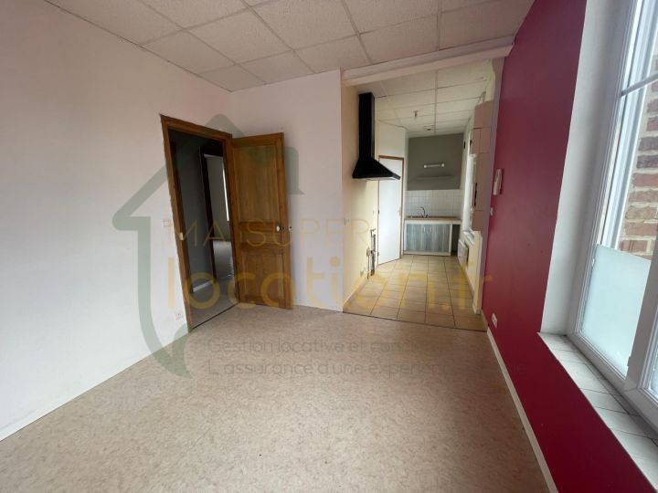 
                                                Location
                                                 Appartement 4 pièces 70m2 dans un village calme proche de SAINT-QUENTIN