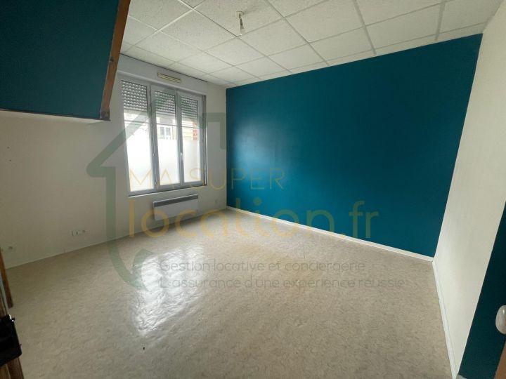 
                                                Location
                                                 Appartement 4 pièces 70m2 dans un village calme proche de SAINT-QUENTIN