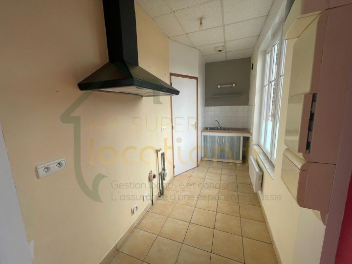 
                                                Location
                                                 Appartement 4 pièces 70m2 dans un village calme proche de SAINT-QUENTIN