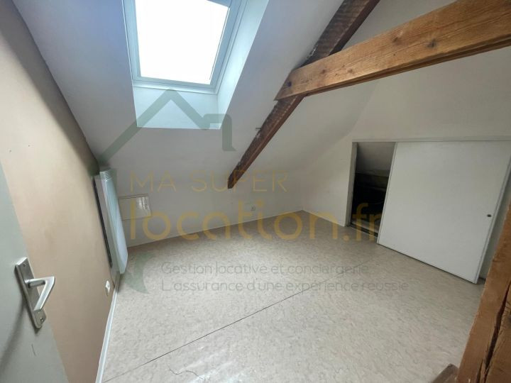 
                                                Location
                                                 Appartement 4 pièces 70m2 dans un village calme proche de SAINT-QUENTIN