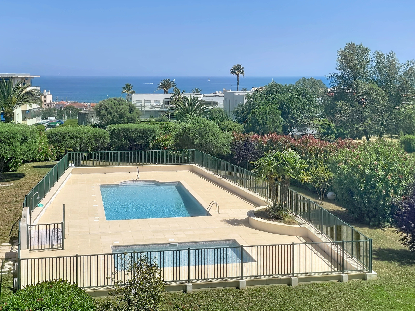
                                                Vente
                                                 Appartement  - 4 pièces  - 72.56 m²
