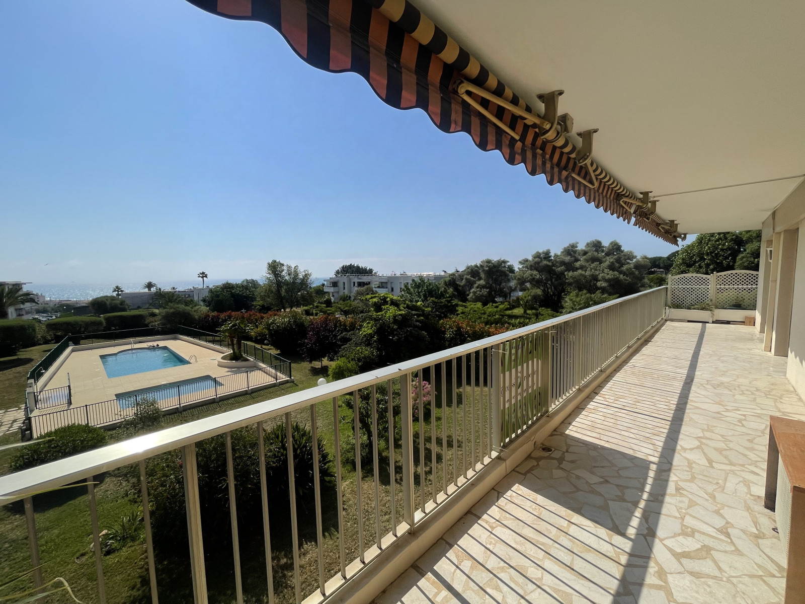 
                                                Vente
                                                 Appartement  - 4 pièces  - 72.56 m²