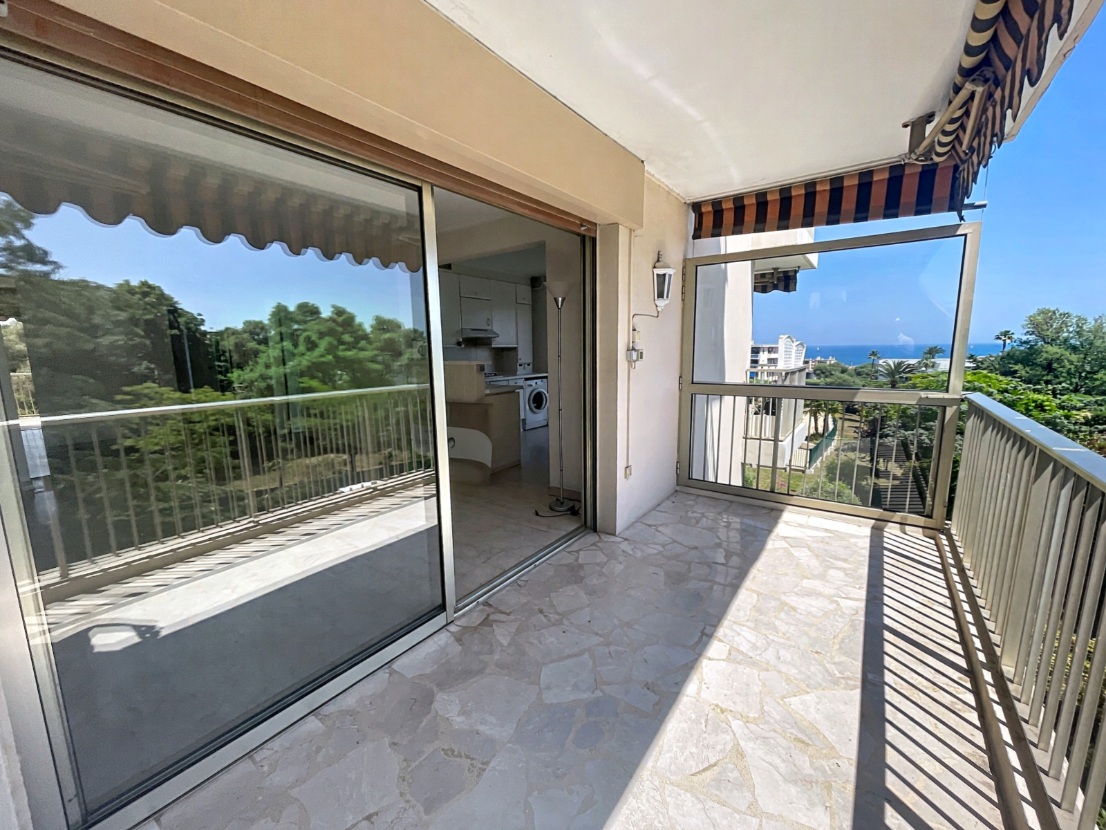
                                                Vente
                                                 Appartement  - 4 pièces  - 72.56 m²