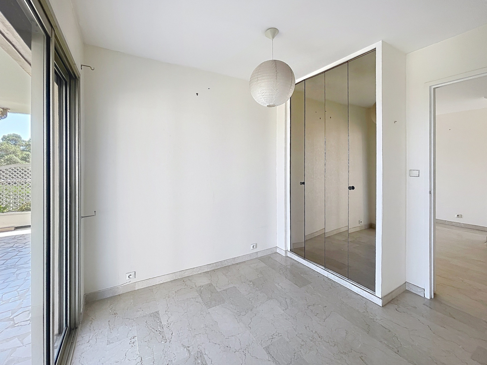 
                                                Vente
                                                 Appartement  - 4 pièces  - 72.56 m²