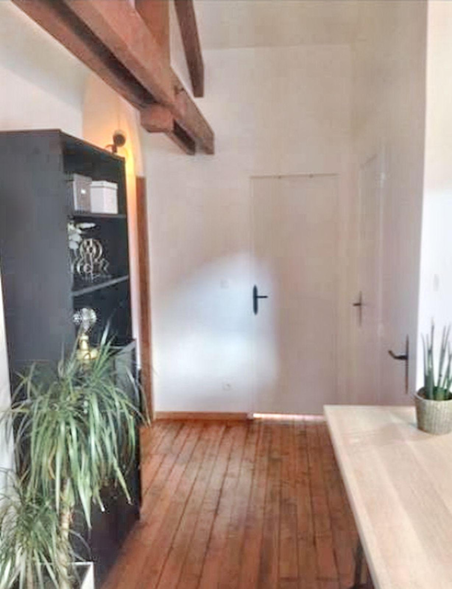 
                                                Location
                                                 Appartement 4 pièces 72 m² Sermoise