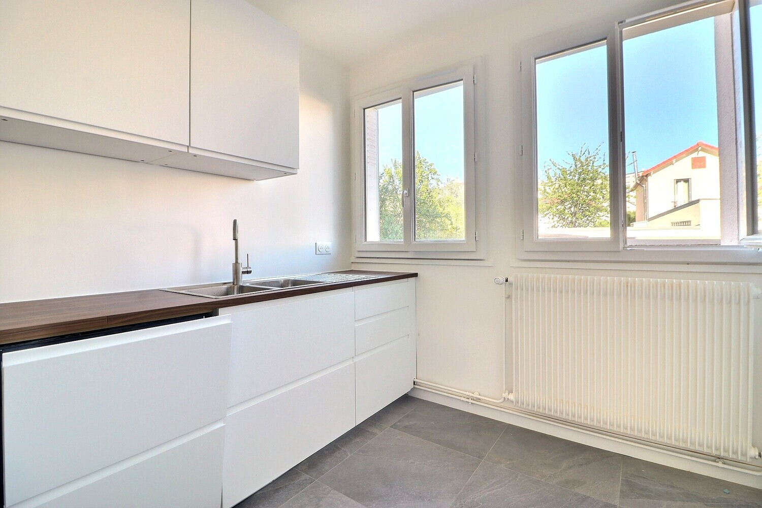 
                                                Vente
                                                 Appartement 4 pièces, 77m², Chatillon 92020