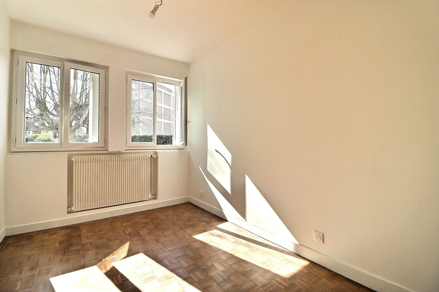 
                                                Vente
                                                 Appartement 4 pièces, 77m², Chatillon 92020